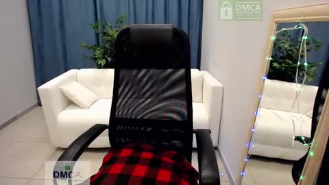 Louise online show from March 8, 8:51 am