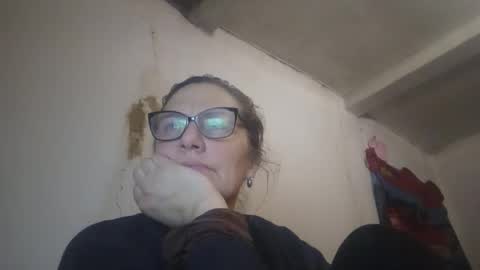 kissandvibe online show from February 13, 7:50 pm