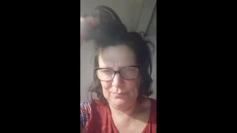 kissandvibe online show from May 5, 6:24 pm