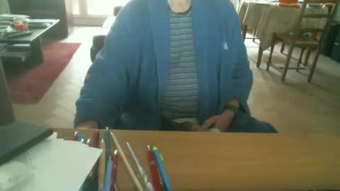 Snapshot of kisslog1 chatting on October 18, 7:23 am kisslog1 online show from October 18, 7:23 am