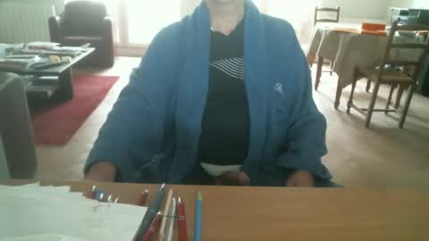 Snapshot of kisslog1 chatting on October 5, 3:19 pm kisslog1 online show from October 5, 3:19 pm