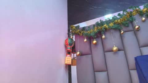 BELLA FLAME online show from December 15, 7:10 pm