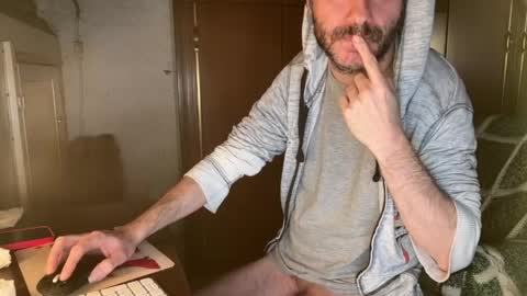 kissofbanned1983 online show from March 12, 4:44 pm