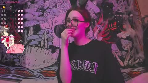 Kissthasky online show from November 8, 4:10 pm