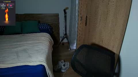 kite__ online show from July 27, 9:12 pm