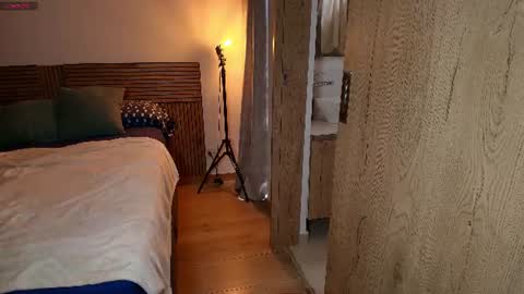 kite__ online show from July 28, 8:52 pm
