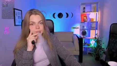 kitniss online show from July 12, 11:52 pm