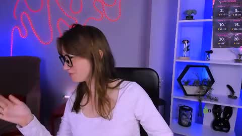 kitniss online show from July 10, 10:03 pm