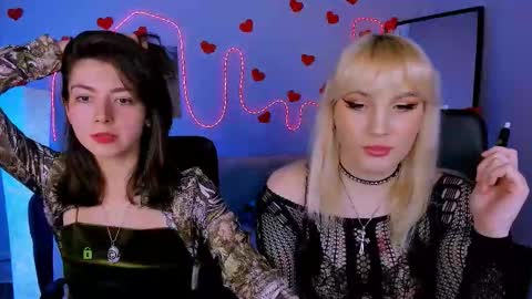 kitniss online show from February 23, 8:33 pm