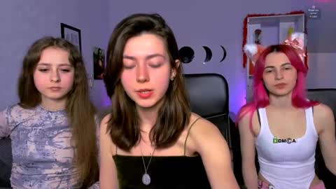 kitniss online show from April 28, 7:18 pm