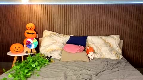 The sexy fox Kitsune online show from November 4, 8:32 pm