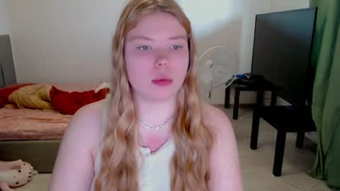 Jennyblonde and Emmabrunette online show from May 12, 4:05 pm