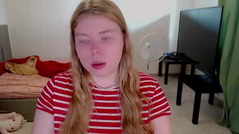 Jennyblonde and Emmabrunette online show from May 11, 2:45 pm