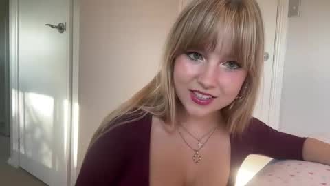 kittengirlxo online show from May 10, 4:52 am