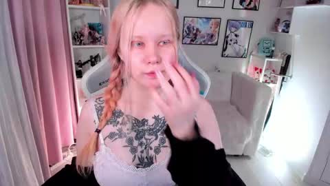 kittenxoann online show from April 22, 6:04 pm