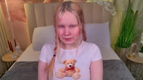 kittenxoann online show from April 10, 5:39 pm