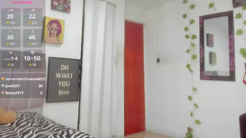  KITTY online show from July 22, 8:55 pm