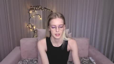 Kitty online show from June 14, 3:30 am
