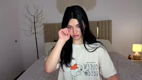 kitty_cut1ee_ online show from June 19, 9:48 am