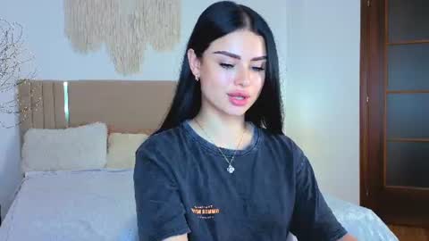 kitty_cut1ee_ online show from July 1, 11:08 am