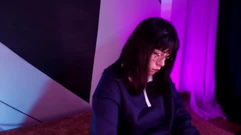 Kitty online show from May 2, 3:23 am