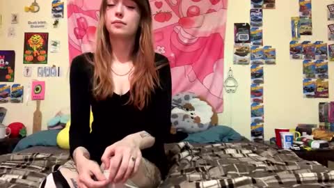 kitty online show from December 14, 7:58 am