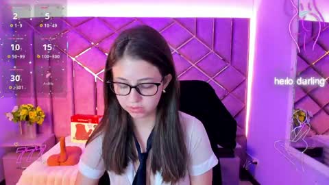 Sarah online show from June 6, 3:40 pm