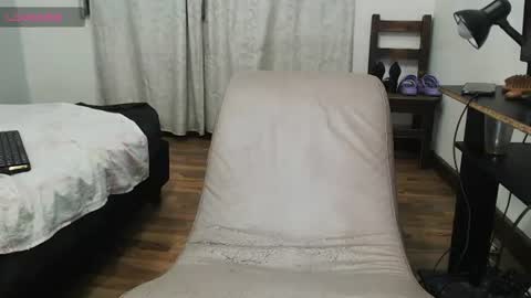 kittywhiteass online show from July 24, 4:31 am