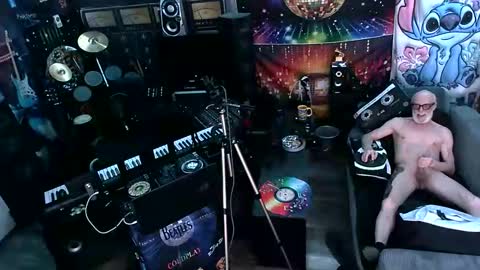 kiveuxmakeu online show from March 4, 3:14 am