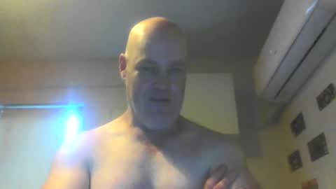 kiwiguy19773 online show from February 14, 6:23 am
