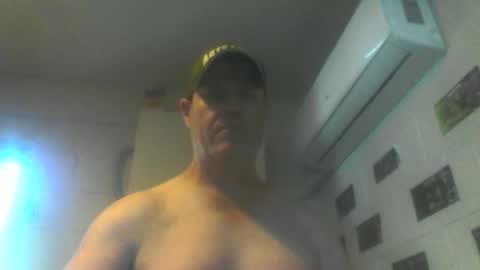 kiwiguy19773 online show from March 15, 2:49 am