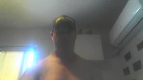 kiwiguy19773 online show from February 22, 11:40 pm