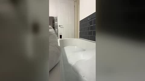 kjj1990 online show from March 19, 1:22 am