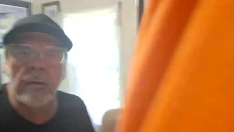 kkevinp2025 online show from September 9, 8:42 pm