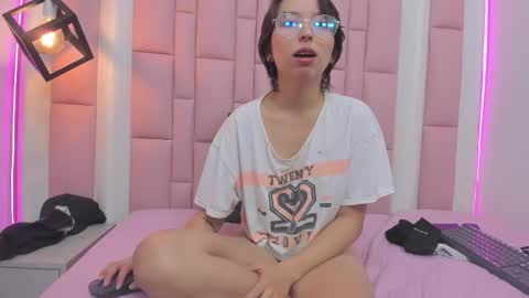 Snapshot of klaret_toy chatting on October 2, 3:22 pm Klaret online show from October 2, 3:22 pm