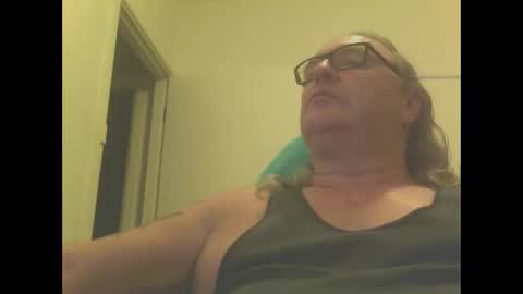 Snapshot of knobout chatting on March 12, 12:04 pm knobout online show from March 12, 12:04 pm