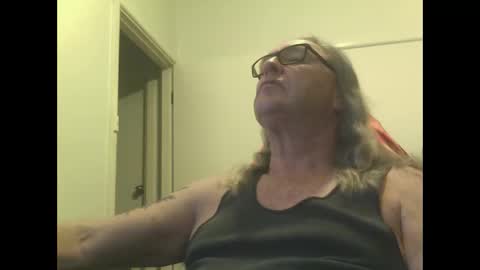 Snapshot of knobout chatting on October 13, 8:49 am knobout online show from October 13, 8:49 am