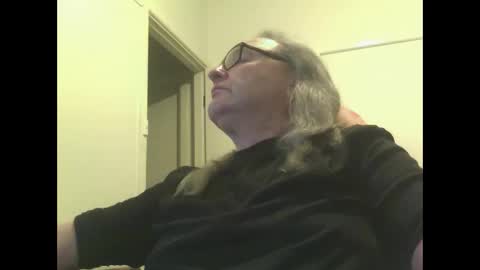 Snapshot of knobout chatting on October 21, 10:31 am knobout online show from October 21, 10:31 am