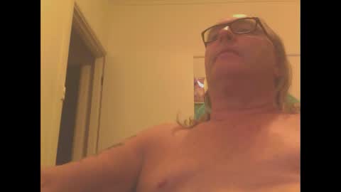 Snapshot of knobout chatting on February 24, 9:43 am knobout online show from February 24, 9:43 am