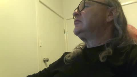 knobout online show from August 5, 10:56 am