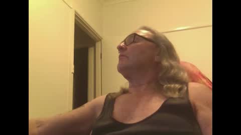 Snapshot of knobout chatting on October 22, 10:40 am knobout online show from October 22, 10:40 am