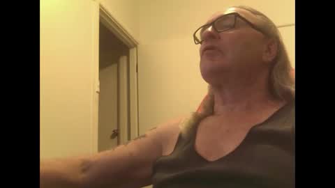 Snapshot of knobout chatting on September 25, 12:12 pm knobout online show from September 25, 12:12 pm