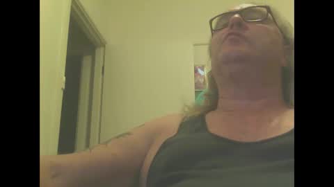 Snapshot of knobout chatting on February 5, 9:57 am knobout online show from February 5, 9:57 am