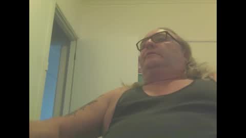 Snapshot of knobout chatting on March 8, 3:06 am knobout online show from March 8, 3:06 am