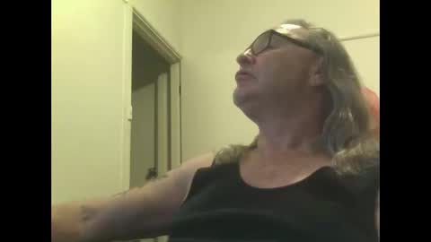 Snapshot of knobout chatting on October 15, 10:38 am knobout online show from October 15, 10:38 am