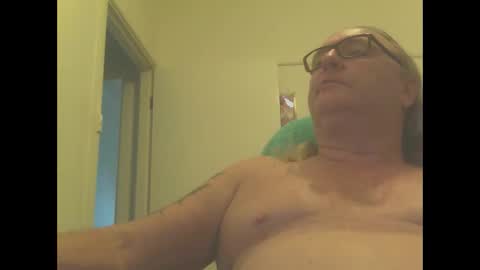 Snapshot of knobout chatting on February 3, 7:29 am knobout online show from February 3, 7:29 am