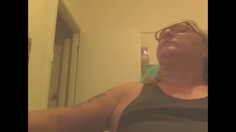 Snapshot of knobout chatting on January 6, 7:20 am knobout online show from January 6, 7:20 am