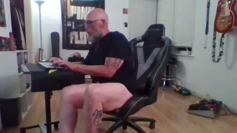 koloss124 online show from August 1, 1:18 am