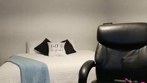 KoraLynn777 online show from March 2, 4:28 am