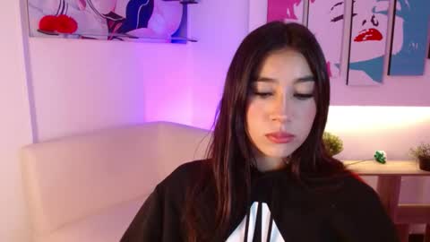 Elizabeth online show from March 18, 12:22 pm